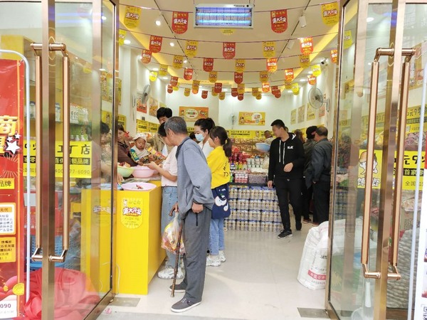 饞嘴郎零食加盟店如何提高服務(wù)質(zhì)量？