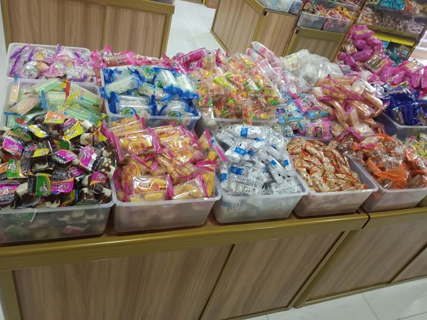 零食店貨架如何保養(yǎng)？有哪些注意事項？