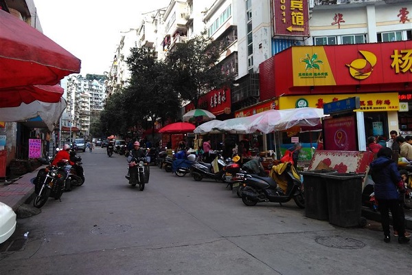 南平城鄉(xiāng)加盟9.9元的零食店合適嗎？